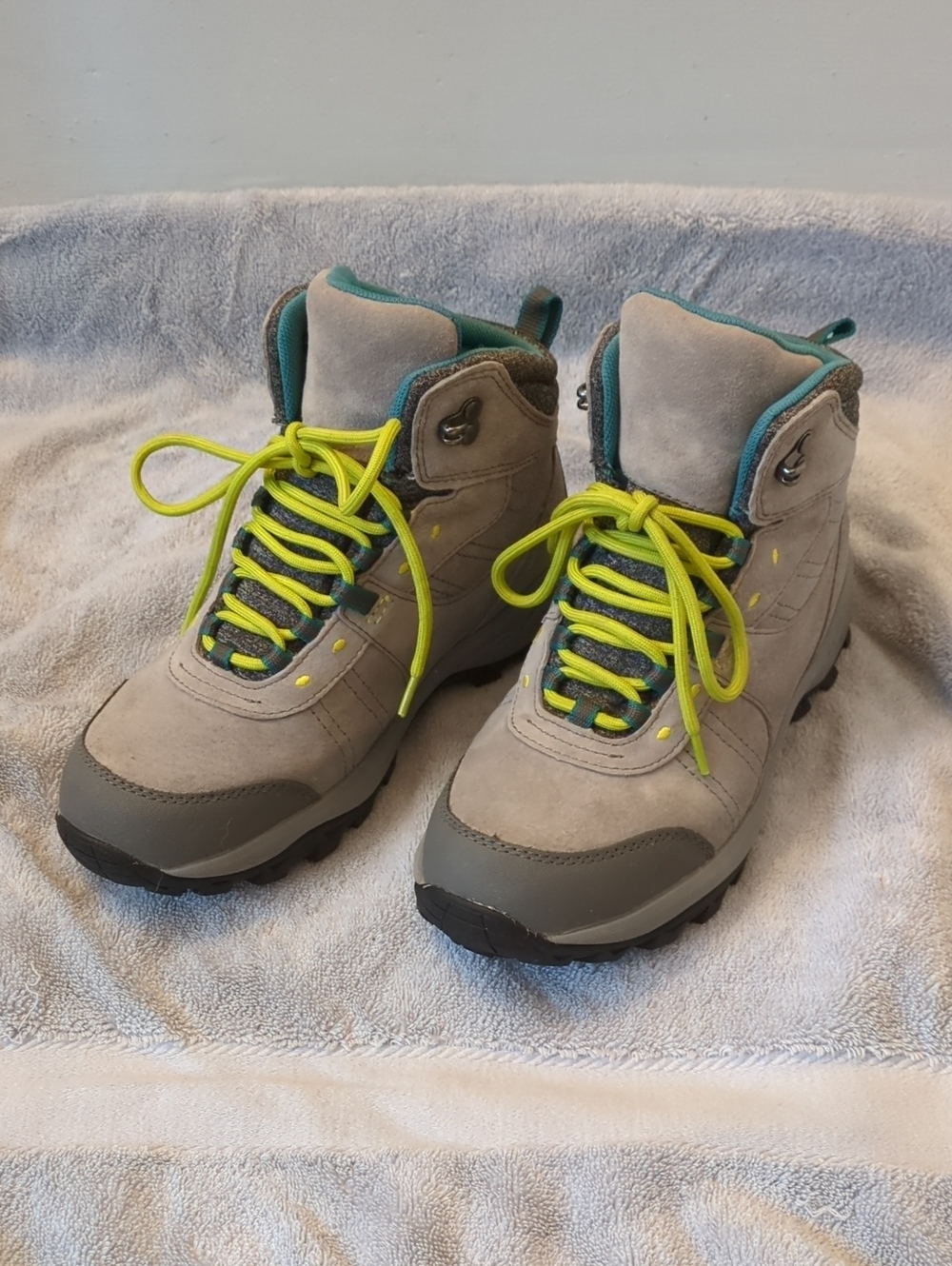 Duluth Trading Company Women’s Hiking Boots Size 7